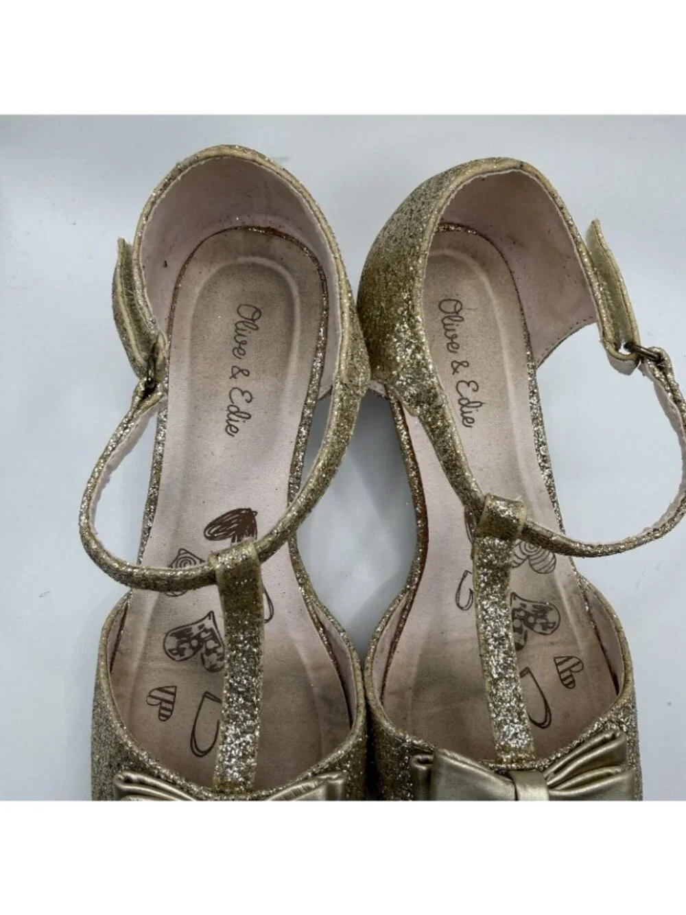 Olive & Edie Girls Lucina Mary Jane Heel Sz 5 Gold Glitter Sparkly Princess Glam